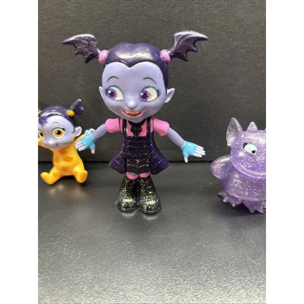 Disney Jr  Vampirina Ghoul Glow Glowtastic Friends Set